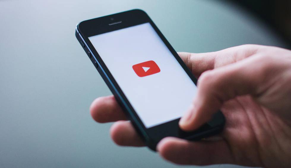 Yes, iPhones have problems with YouTube, but the solution is very close