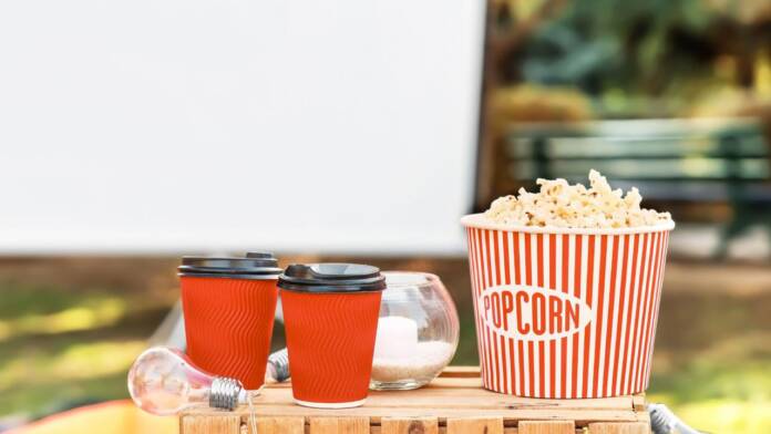 outdoor cinema in summer: the best outdoor projectors