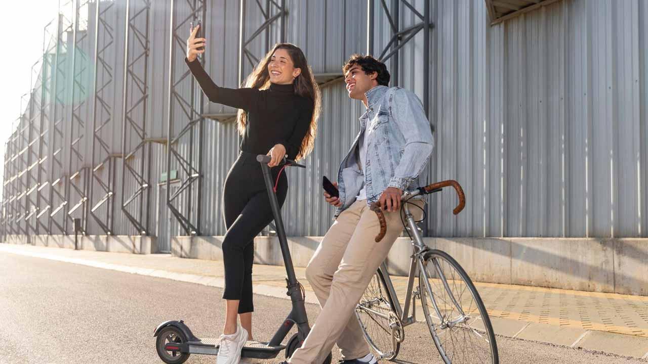 Electric scooter and electric bicycle